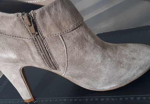 Booties Taupe Suede Heeled 9 - Picture 3 of 8
